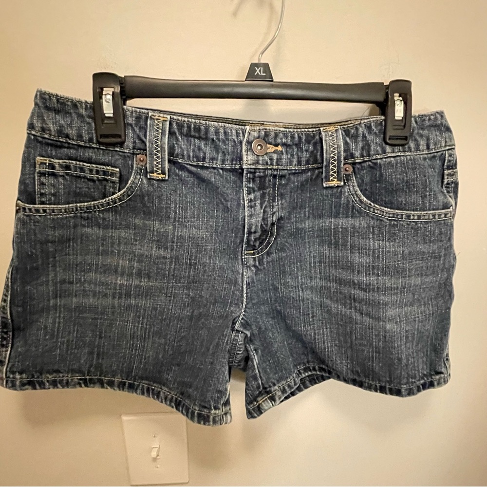 Tommy Hilfiger Denim Shorts Embellished Pockets Women’s Size 8